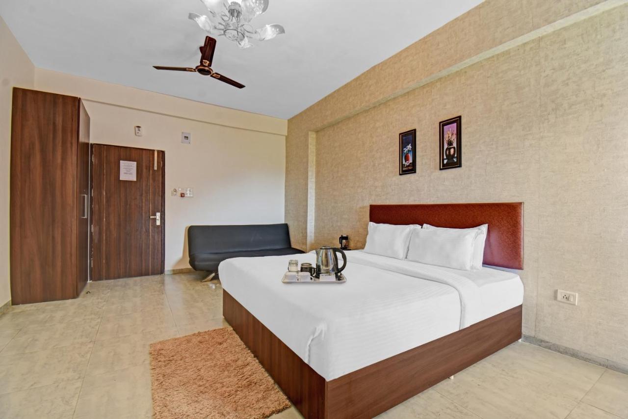 Townhouse Classio Suites Shirdi Dış mekan fotoğraf