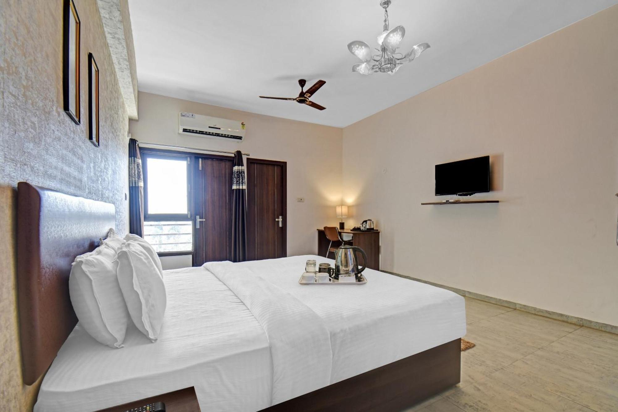 Townhouse Classio Suites Shirdi Dış mekan fotoğraf
