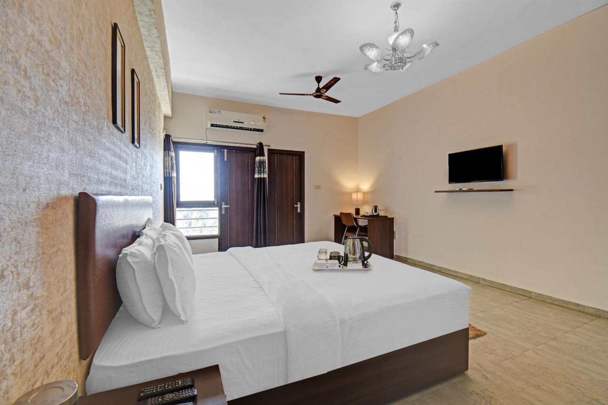 Townhouse Classio Suites Shirdi Dış mekan fotoğraf