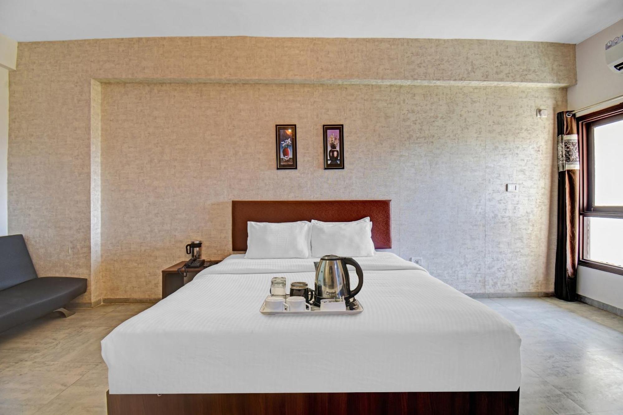 Townhouse Classio Suites Shirdi Dış mekan fotoğraf