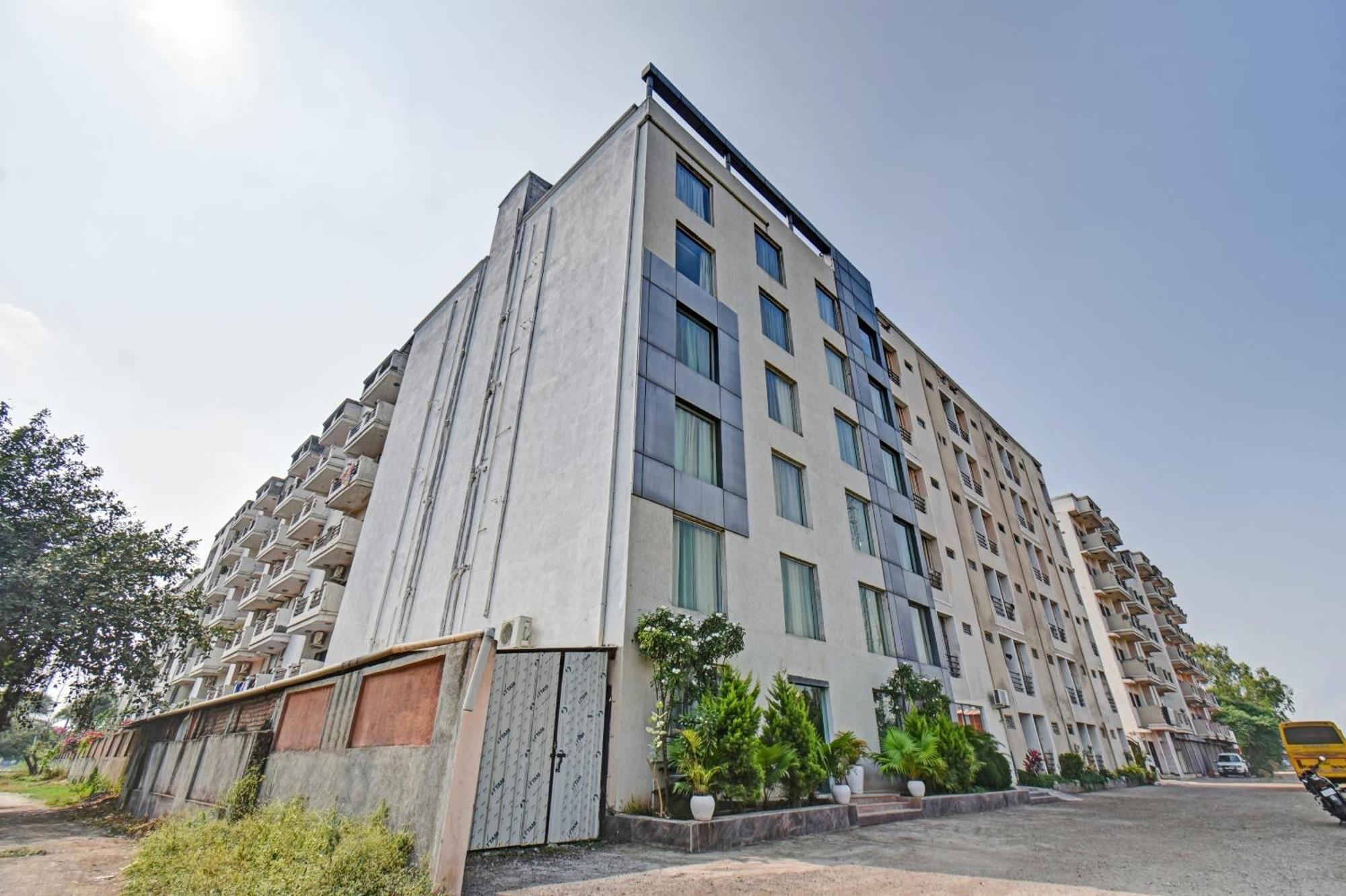 Townhouse Classio Suites Shirdi Dış mekan fotoğraf